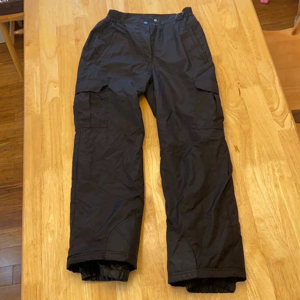 Black women’s snow pants size small